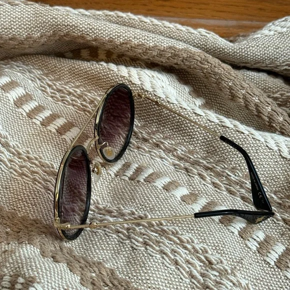 Gucci Black and Gold Gradient Sunglasses - Picture 3 of 6
